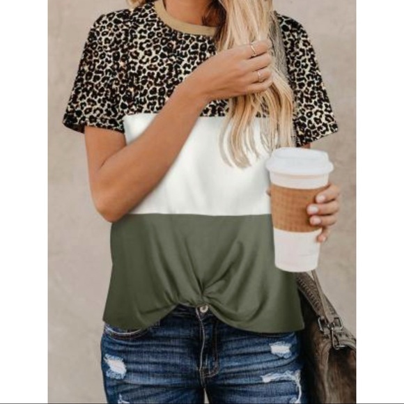 Tops - Leopard tee ✨